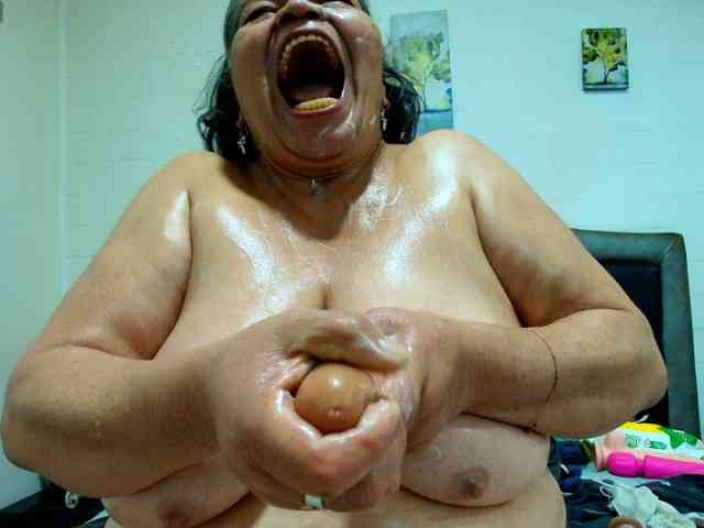 QueenMatturex webcam