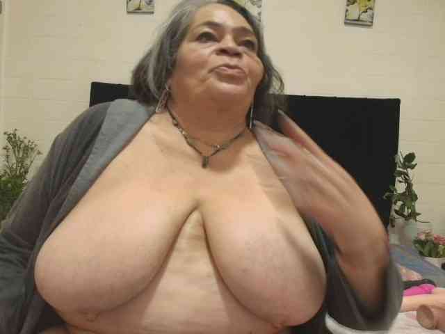 QueenMatturex webcam