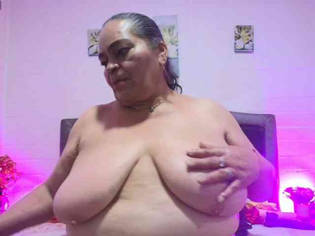 QueenMatturex webcam