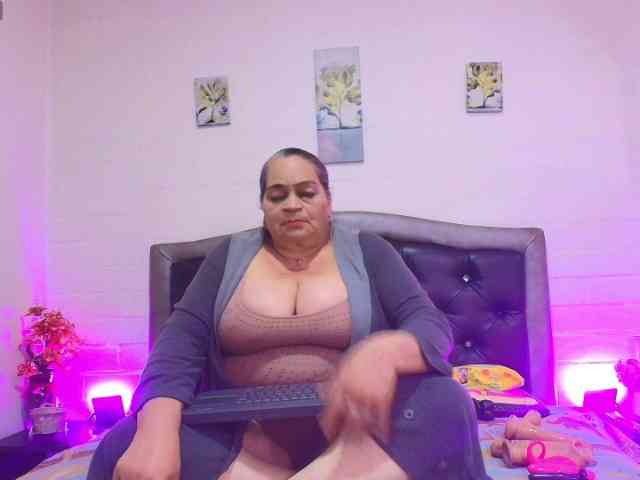QueenMatturex webcam