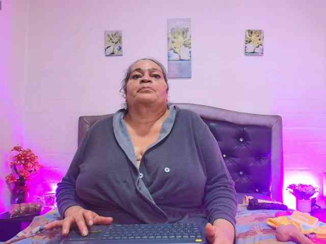 QueenMatturex webcam