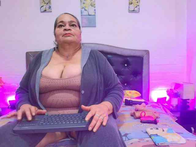 QueenMatturex webcam