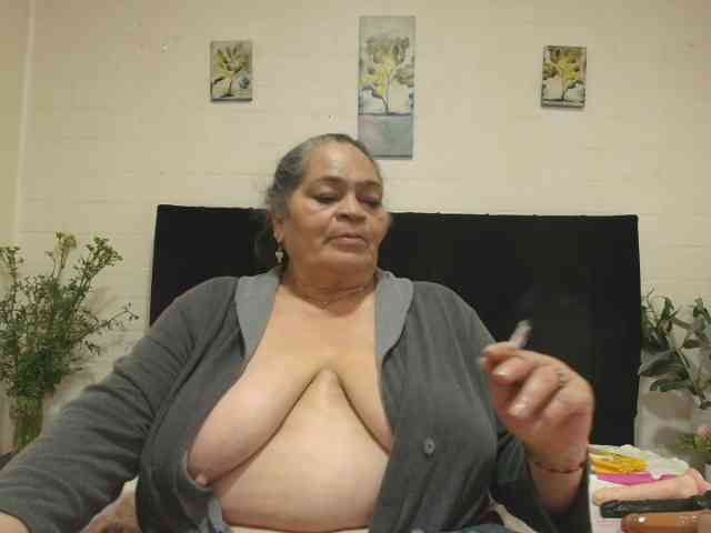 QueenMatturex webcam