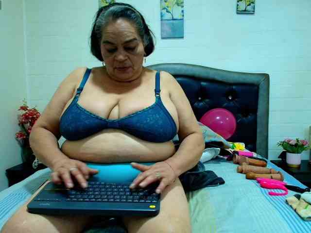 QueenMatturex webcam
