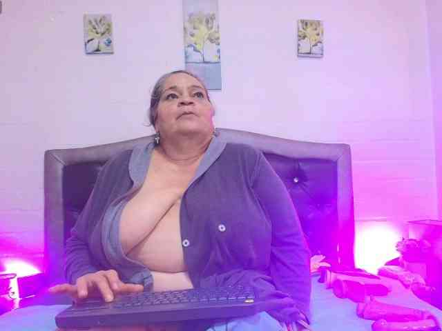 VickyBoobss