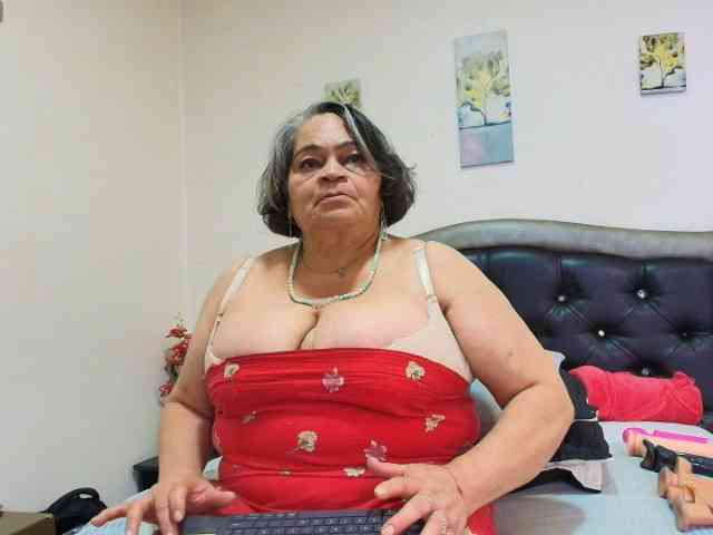 QueenMatturex webcam