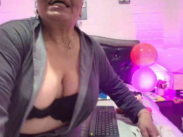 QueenMatturex webcam
