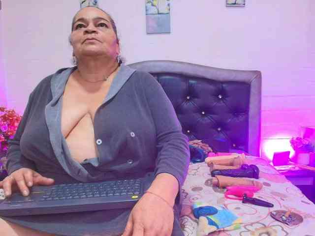 VickyBoobss