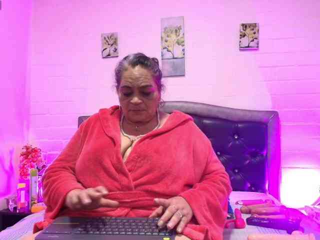 queenmatturex's live room
