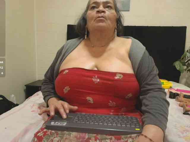 QueenMatturex webcam