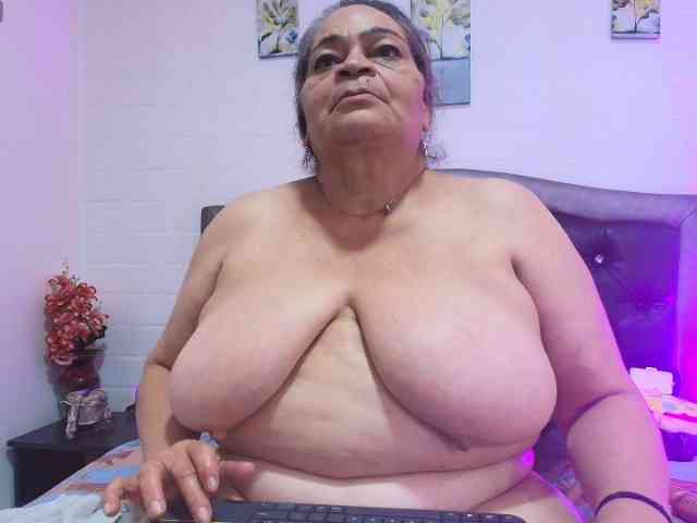 QueenMatturex webcam