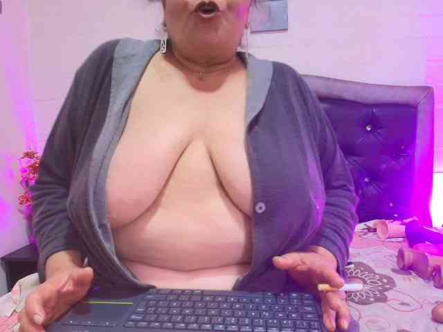 QueenMatturex webcam