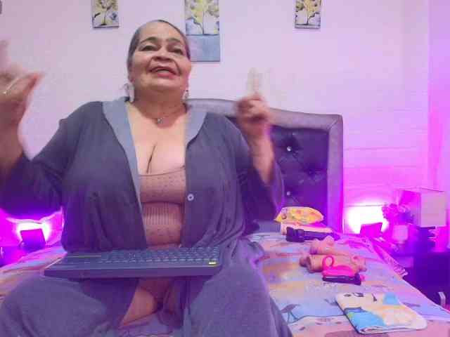 VickyBoobss