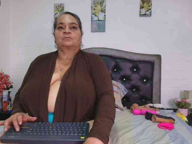 QueenMatturex webcam