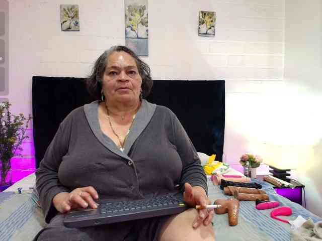 QueenMatturex webcam