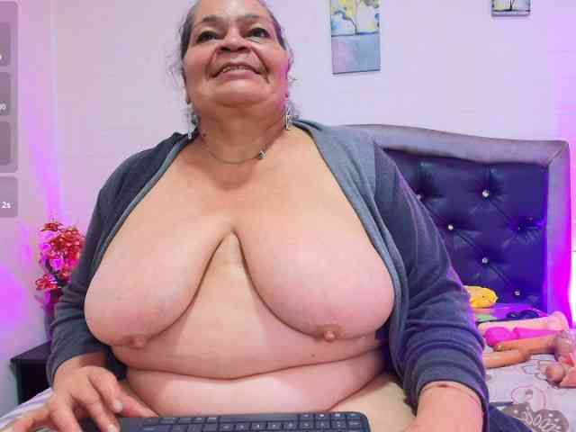 QueenMatturex webcam