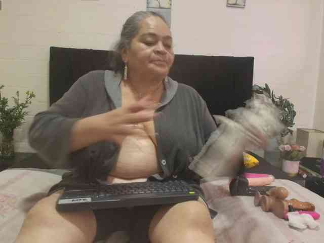 QueenMatturex webcam