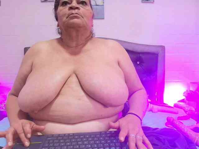 QueenMatturex webcam