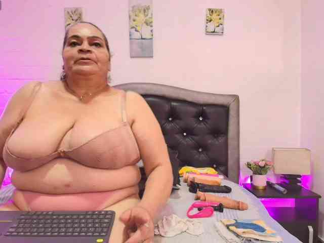 QueenMatturex webcam