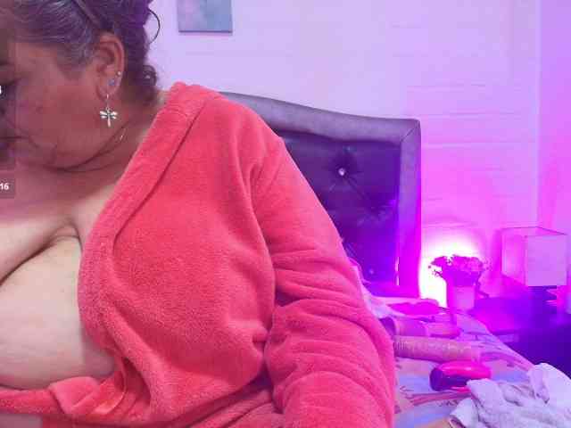 QueenMatturex webcam