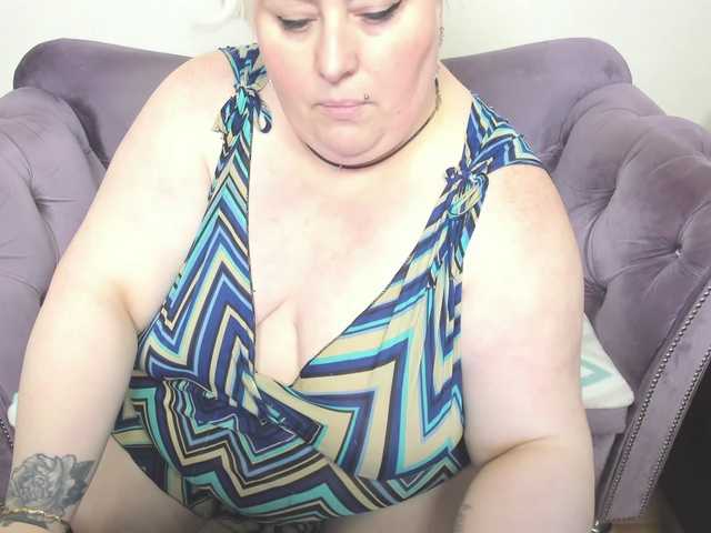 fashiona live cam on BongaCams
