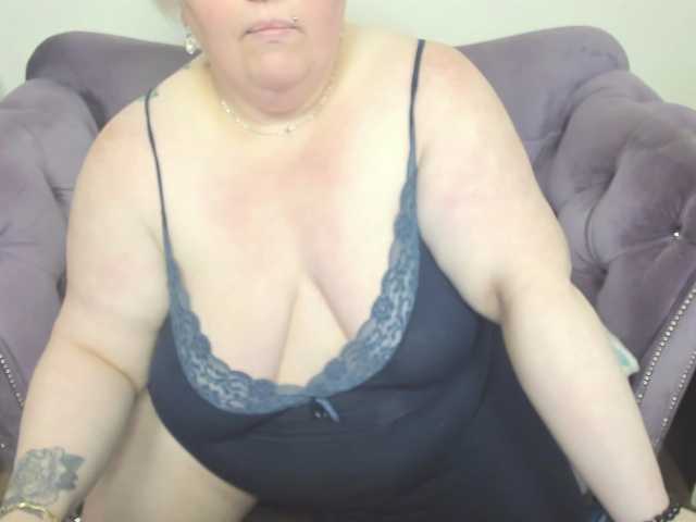 fashiona live cam on BongaCams