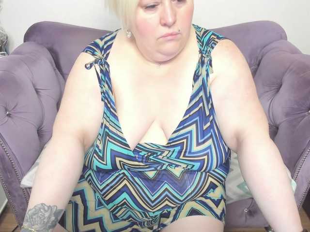 fashiona live cam on BongaCams