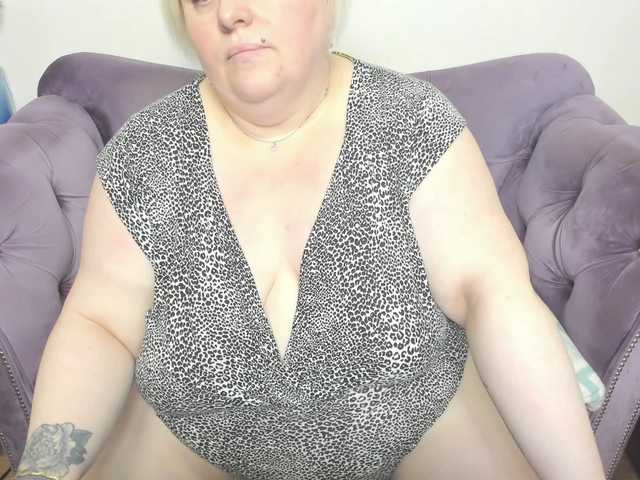 fashiona live cam on BongaCams