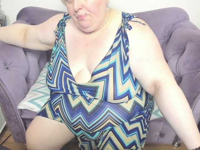 fashiona live cam on BongaCams