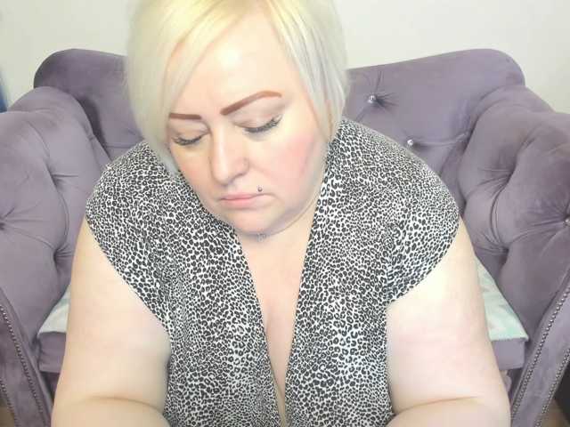 fashiona live cam on BongaCams