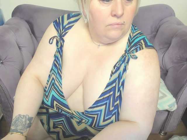 fashiona live cam on BongaCams