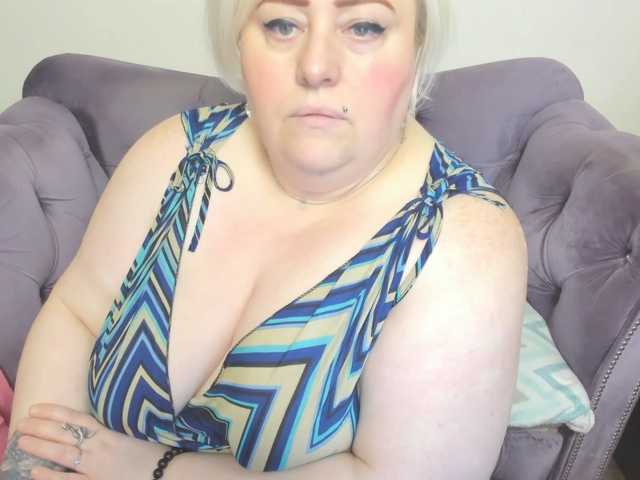 fashiona live cam on BongaCams