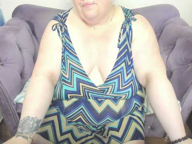 fashiona live cam on BongaCams