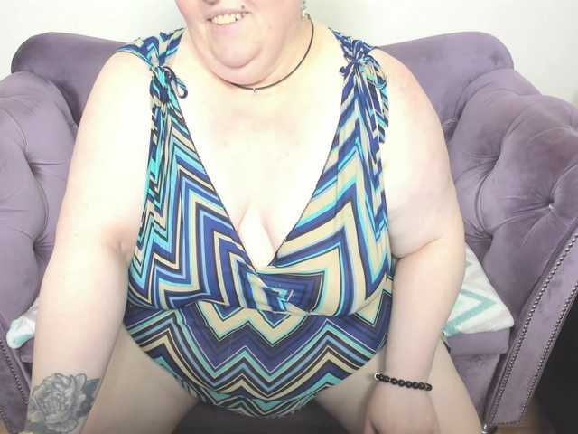fashiona live cam on BongaCams