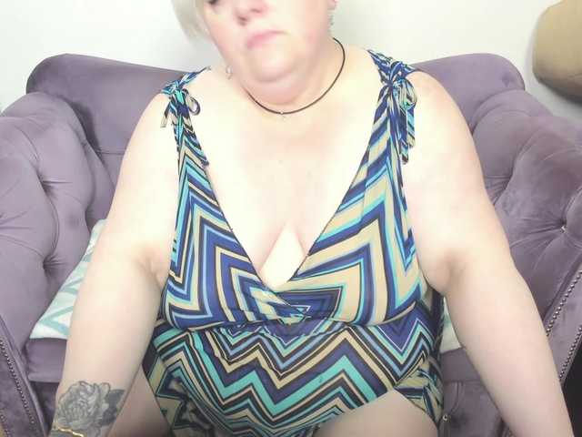 fashiona live cam on BongaCams