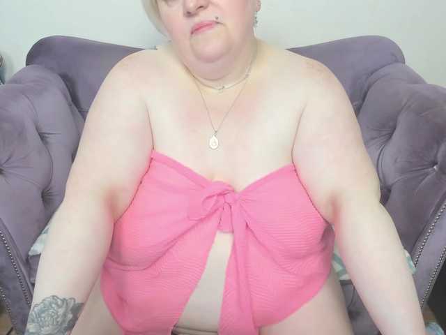 fashiona live cam on BongaCams