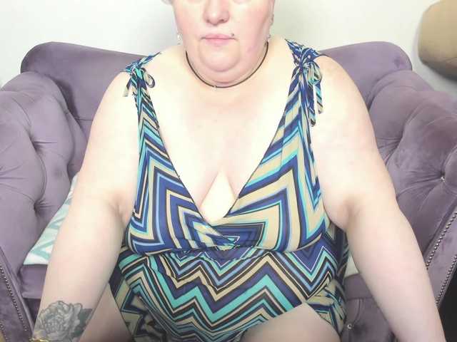 fashiona live cam on BongaCams