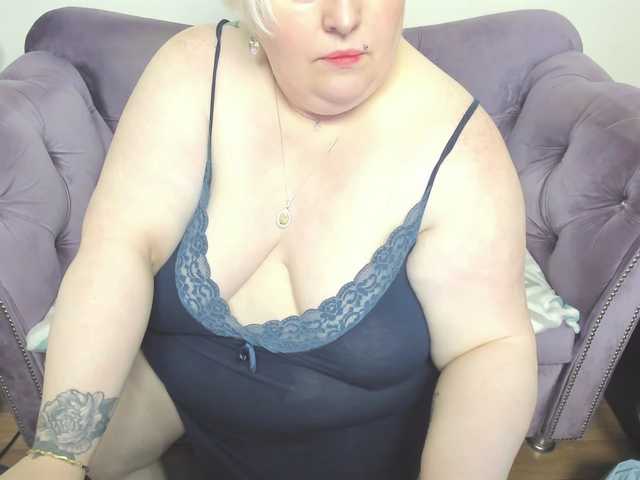 fashiona live cam on BongaCams