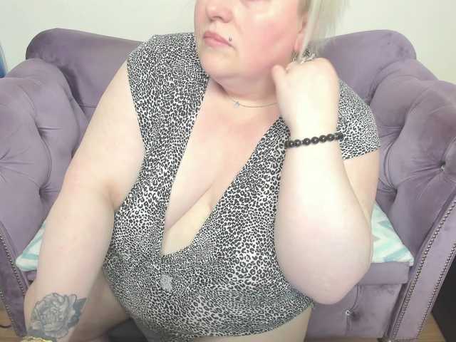 fashiona live cam on BongaCams