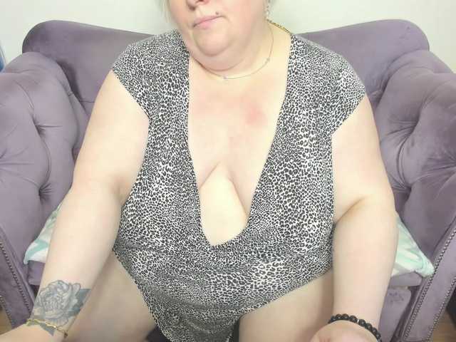 fashiona live cam on BongaCams