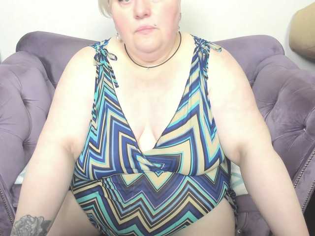 fashiona live cam on BongaCams