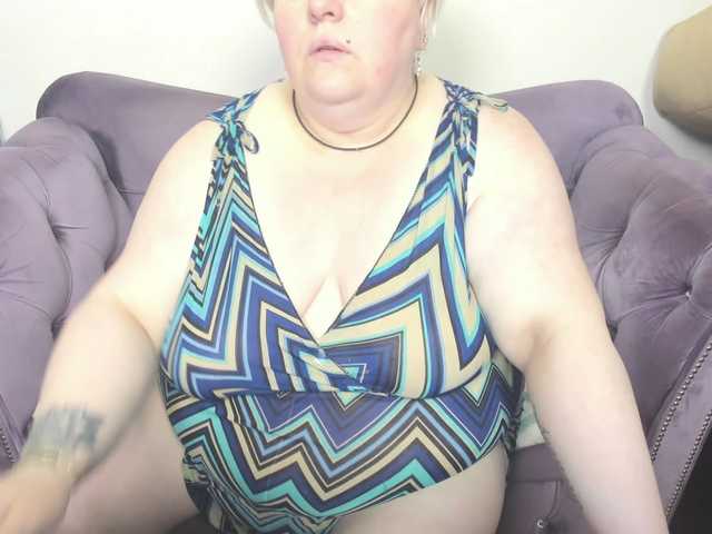 fashiona live cam on BongaCams