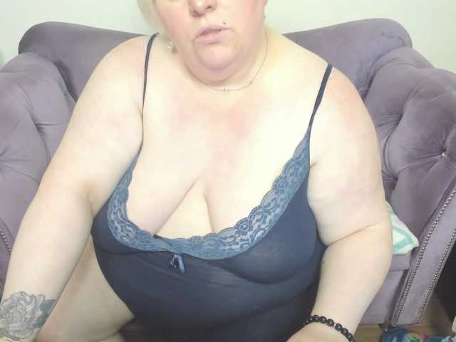 fashiona live cam on BongaCams