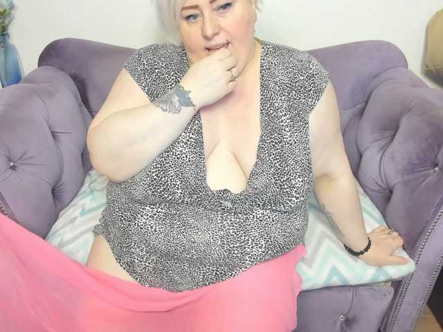 fashiona live cam on BongaCams