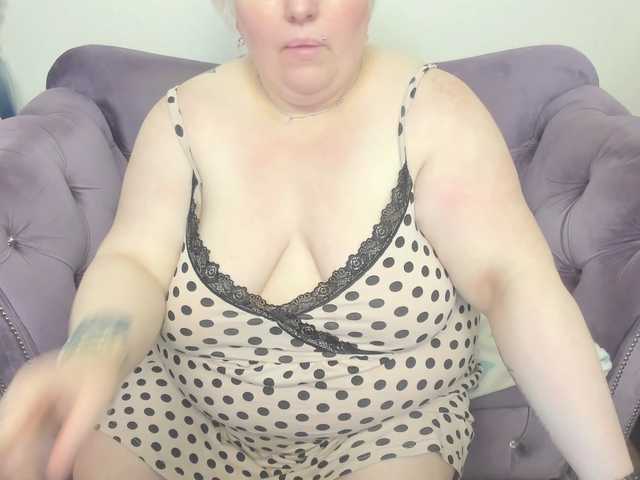 fashiona live cam on BongaCams