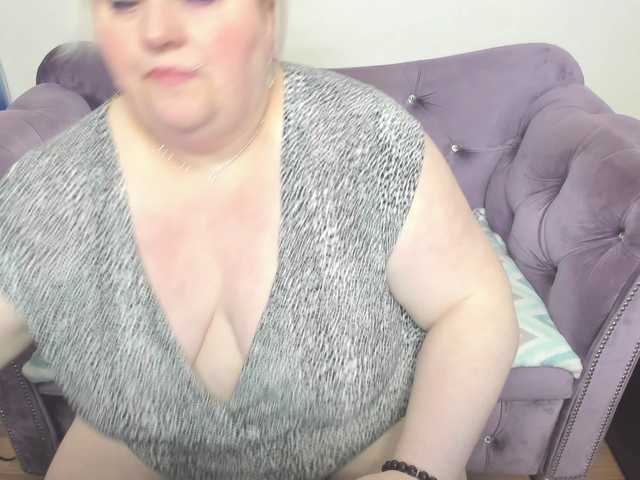 fashiona live cam on BongaCams