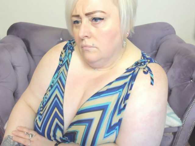 fashiona live cam on BongaCams