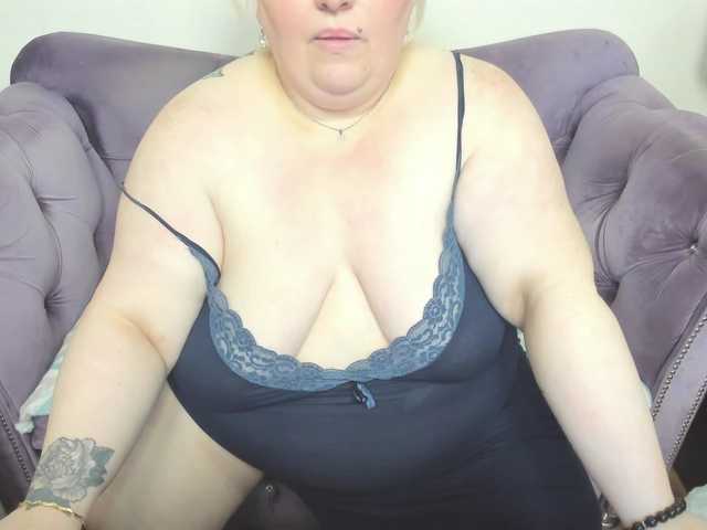 fashiona live cam on BongaCams
