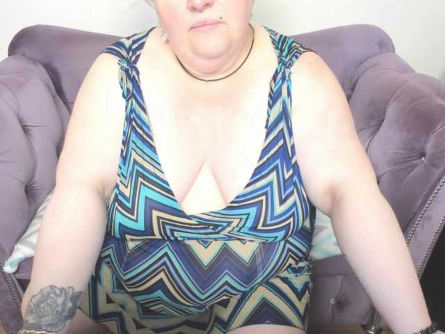 fashiona live cam on BongaCams