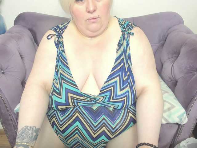 fashiona live cam on BongaCams